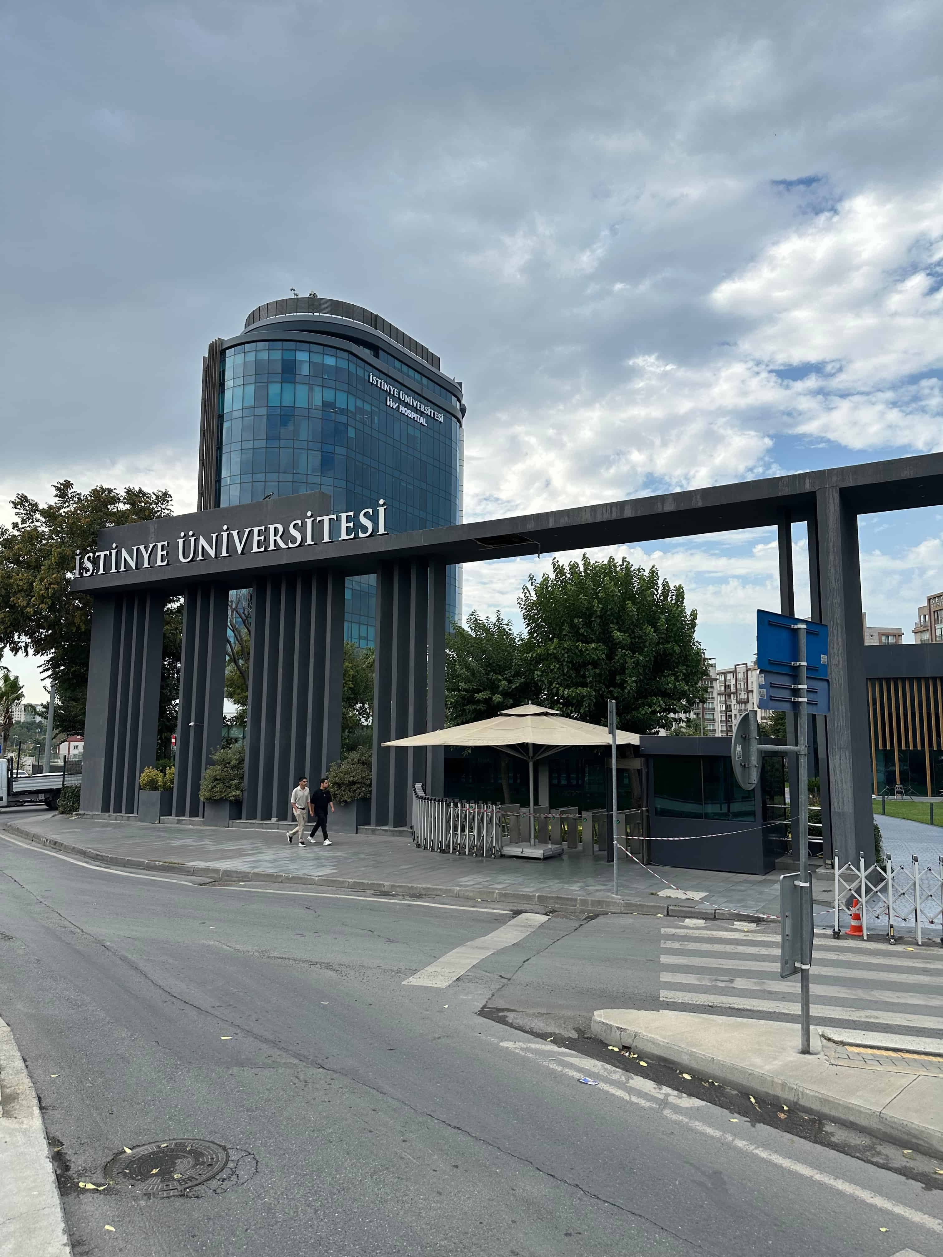 İstinye Üniversitesi Liv Hospital